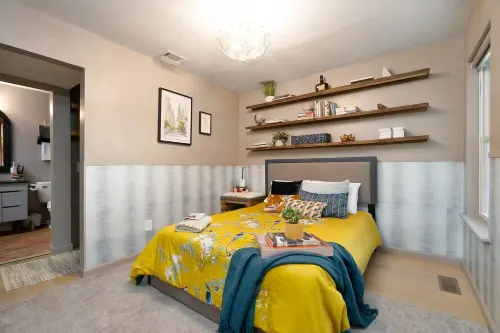 Ivy's Charming 2 Bedroom 2 Bath with Jetted Tub
