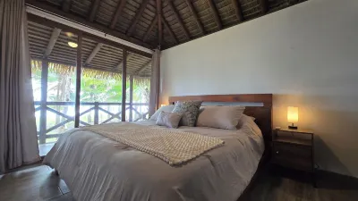 Stunning Beachfront Home near Cambutal Beach Break Hotel a