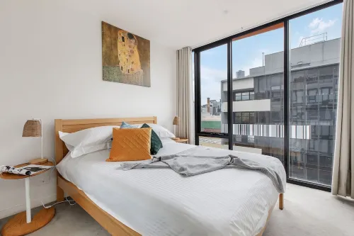 Luxury Living in Heart of South Yarra near Jam Factory, Prahran Market Chapel St