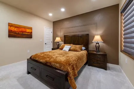 Tanner Peak: Wellness • Business • Entertainment