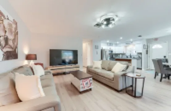 720 ft to beach, 2 BR 2 BA, Pool, Beach Gear, Deck, BBQ, W/D, sleeps 6.