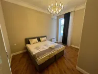 4-bedroom apartment in delightful with WiFi, AC in center Hotels in Khazar