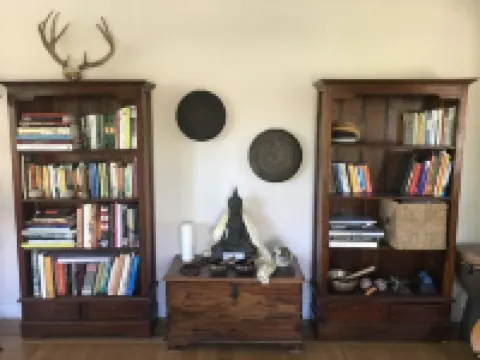 Beautiful 2BR Open Floor Plan Apt, Garden & Sauna