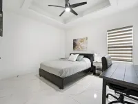 Brand NEW Splendor 2 Bedroom Apartment conveniently located Pharr-McAllen area! Hotels in Pharr