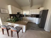 Charming 1-bedroom cottage in serene Malibu with WiFi