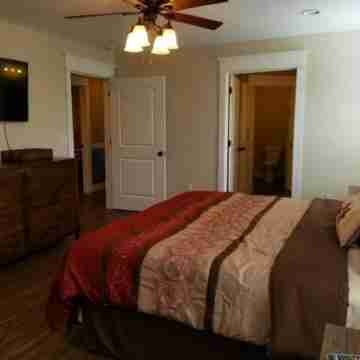 Lakefront Lodge on Table Rock Short Commute to Branson & Shows 6bedrooms/4+baths Rooms