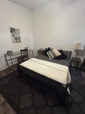 Private garden district apartment Hotels in Garden District