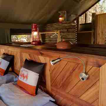 Luxury safari tent between Maun and Moremi Rooms