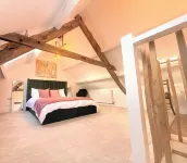 Charming Stone Cottage Getaway Fireplace A short stroll from centre of Dolgellau