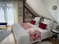 A Beautiful Vacation Home with Garden, Terrace and Parking, (1 to 6 Pers Hotels in Kastellaun