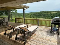 Summit House - 360° Ozark Views on 17 Private Acres Near Buffalo River