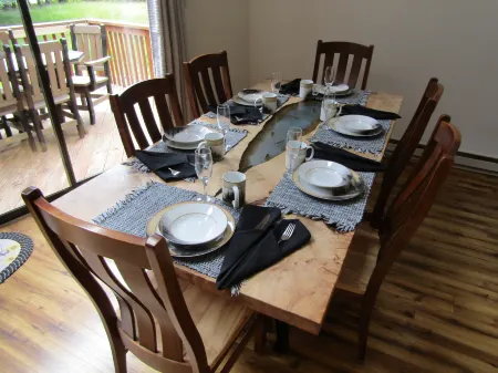 Cowboy Game Room and Lakefront Access - Charming Escape Отели в г. Танкханнок Тауншип