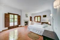 CLASSIC FIRST LINE VILLA IN CALA RATJADA