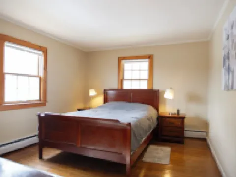 Charming 4-bedroom home with AC and WiFi close to downtown historic Honesdale 洪斯代爾酒店