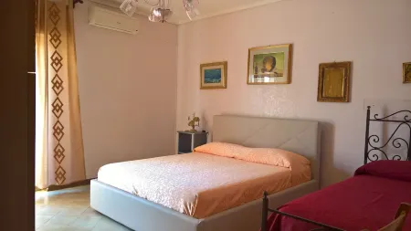 3 bedroom apartment in casa santa Отели в г. Эриче