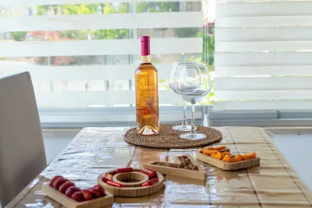 Charming 2-bedroom villa with AC and WiFi in brilliant Muğla