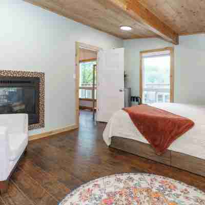 Muskoka Riverside Retreat on the Indian River in the heart of Port Carling Rooms