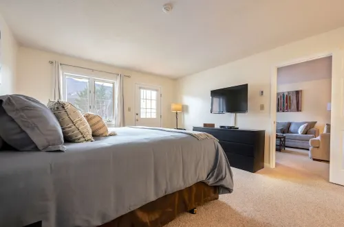 Spectacular 2bed/2bath Mountain View Condo