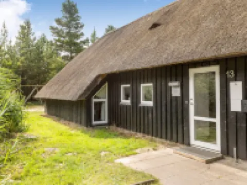 "Ellanor" - 1km from the Sea