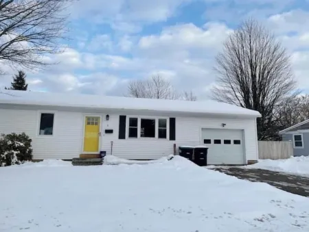 Chic & Central Home - near BTV!