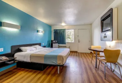 Motel 6 Waco, TX - Lacy Lakeview Hotels in Waco
