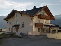 Familienfreundliche Unterkunft in Fiss Hotels in Fiss