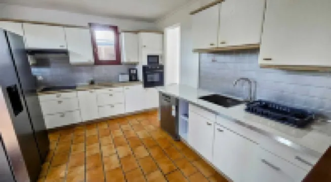 10-person apartment 2 minutes from the beach