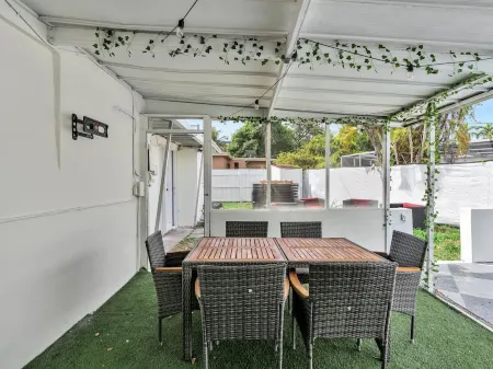 Ultimate Miami Escape w/ Pool - Ideal for Groups! Отели рядом с достопримечательностью «Ancient Spanish Monastery»