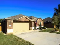 Spacious 3-bedroom house with AC, fitness room, WiFi in Leander/North Austin Hotels in Leander