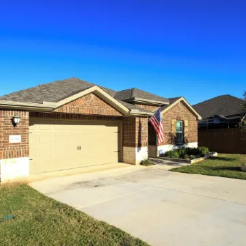 Spacious 3-bedroom house with AC, fitness room, WiFi in Leander/North Austin