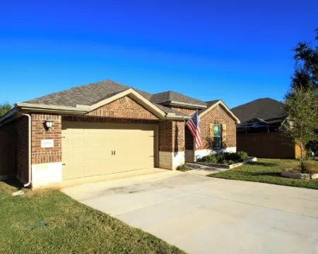Spacious 3-bedroom house with AC, fitness room, WiFi in Leander/North Austin Hotels in Leander