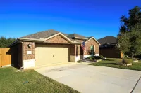 Spacious 3-bedroom house with AC, fitness room, WiFi in Leander/North Austin