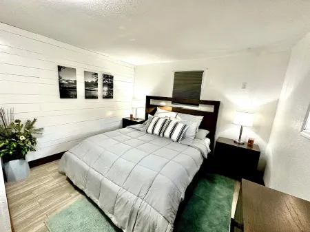 Cozy Cabin @ Sandy Lake - near rampHot tub w/shower,Boat/SBS/jet skies parking