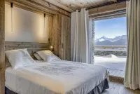 Chalet with panoramic view of Mont Blanc Hôtels à : Combloux
