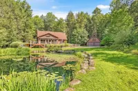 The Catskill Getaway • Near Bethel Woods & Hiking & HOT TUB