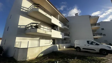 Charles Beach House Отели в г. Ferrel