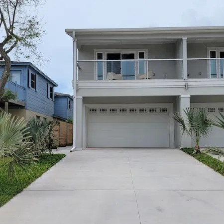 Amazing Lagoon Views and Sunsets!Private Pool!Quiet Street! Sleeps 14!