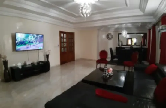 APARTMENT Ground floor 247m² Sacré Coeur