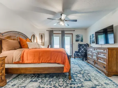 3 miles from OU 3 bedroom 2 bath 오클라호마 대학 주변 호텔