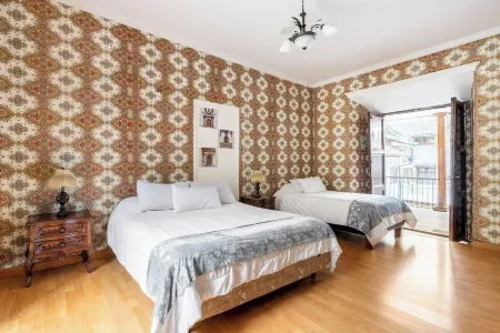 Traveler's House Quito Отели рядом с достопримечательностью «Капилья-дель-Омбре»