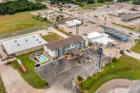 Comfort Inn & Suites Отели рядом с достопримечательностью «Heritage Society Museum-Weimar»