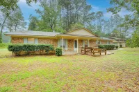 Family Getaway on 4 Acres in Mineola! - 3-Star