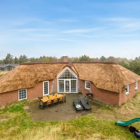 "Edlef" - 800m from the Sea