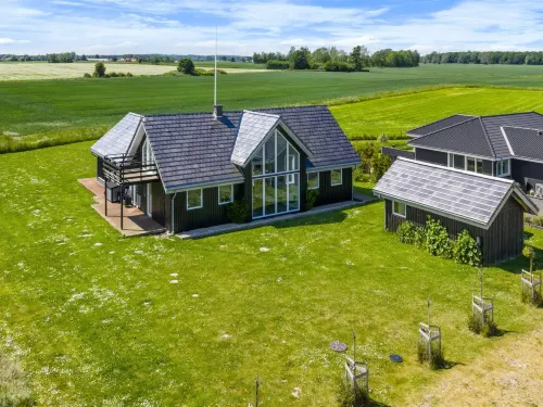 "Ung" - 460m from the sea