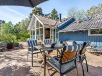 "Akule" - 6km from the sea