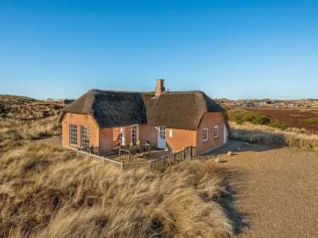 "Hærulf" - 300m from the Sea