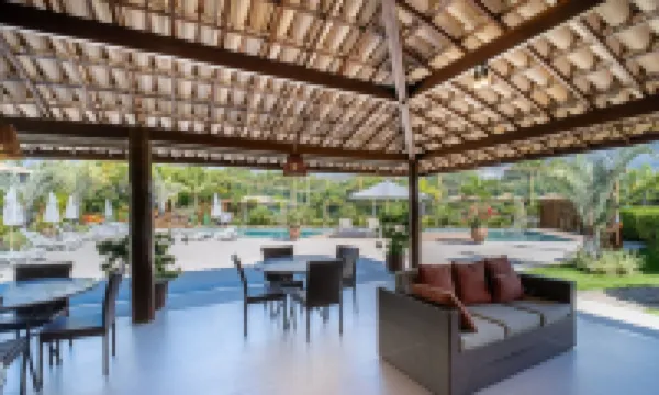 美麗的公寓式住宅，帶泳池 Cqs0004