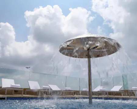 Lancaster Raouche Hotel โรงแรมในเบรุต