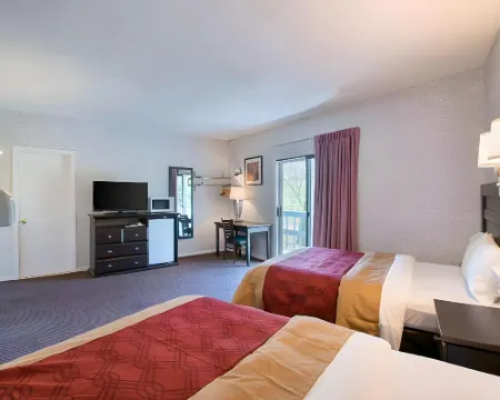 エコノ ロッジ リー - グレート バリントン リーのホテル