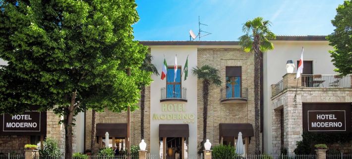 Hotel Moderno Các khách sạn ở Assisi